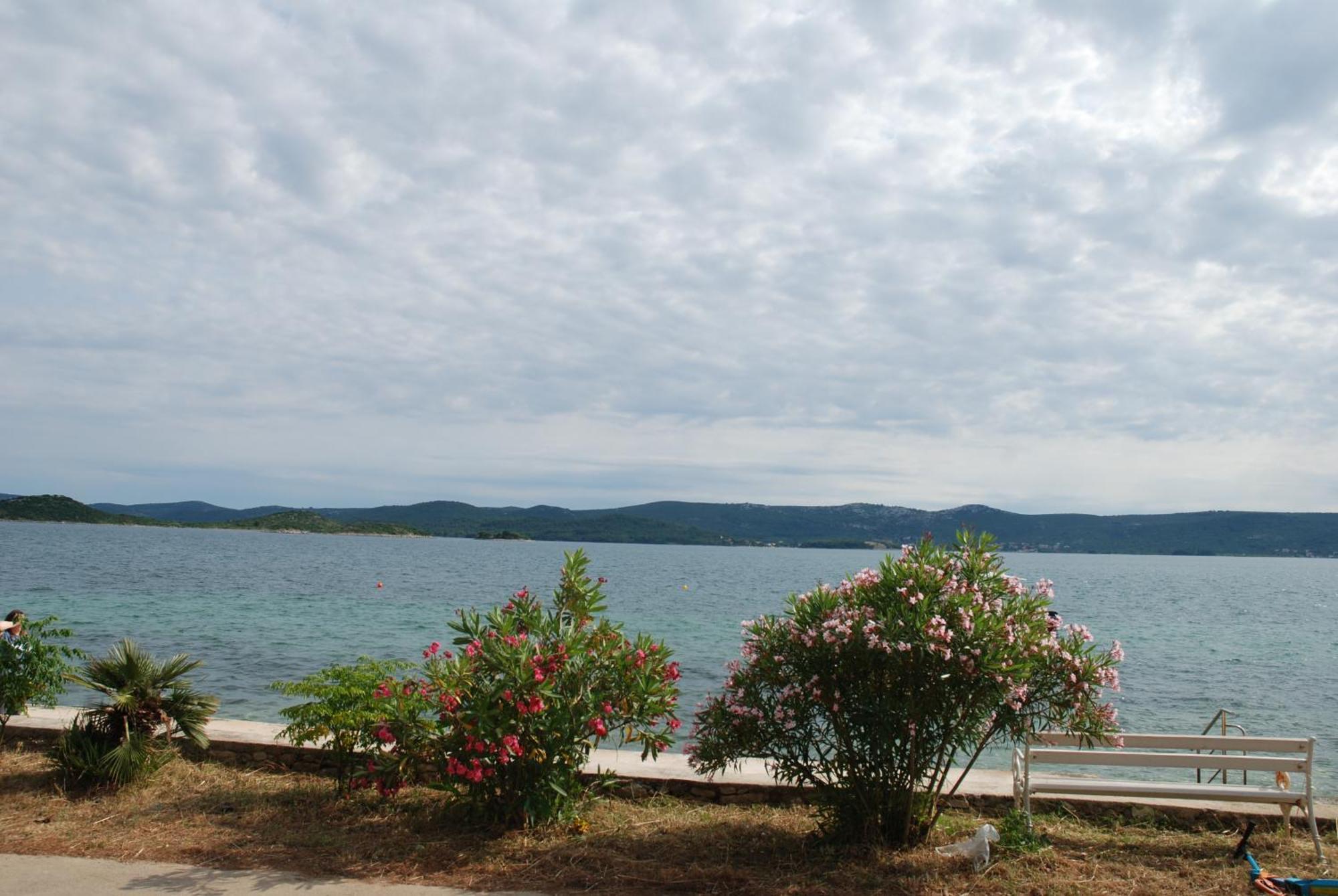 5 Meters From The Sea With Private Beach - 70M2 Colibri Sunset Apartments Sveti Petar  Exteriör bild